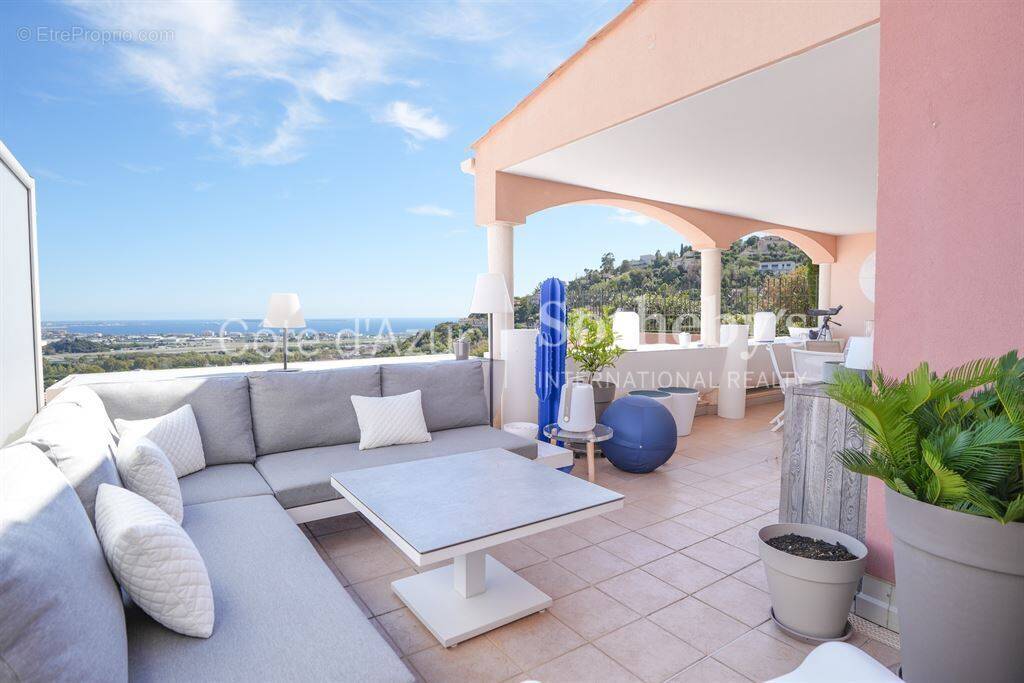 Appartement à MANDELIEU-LA-NAPOULE