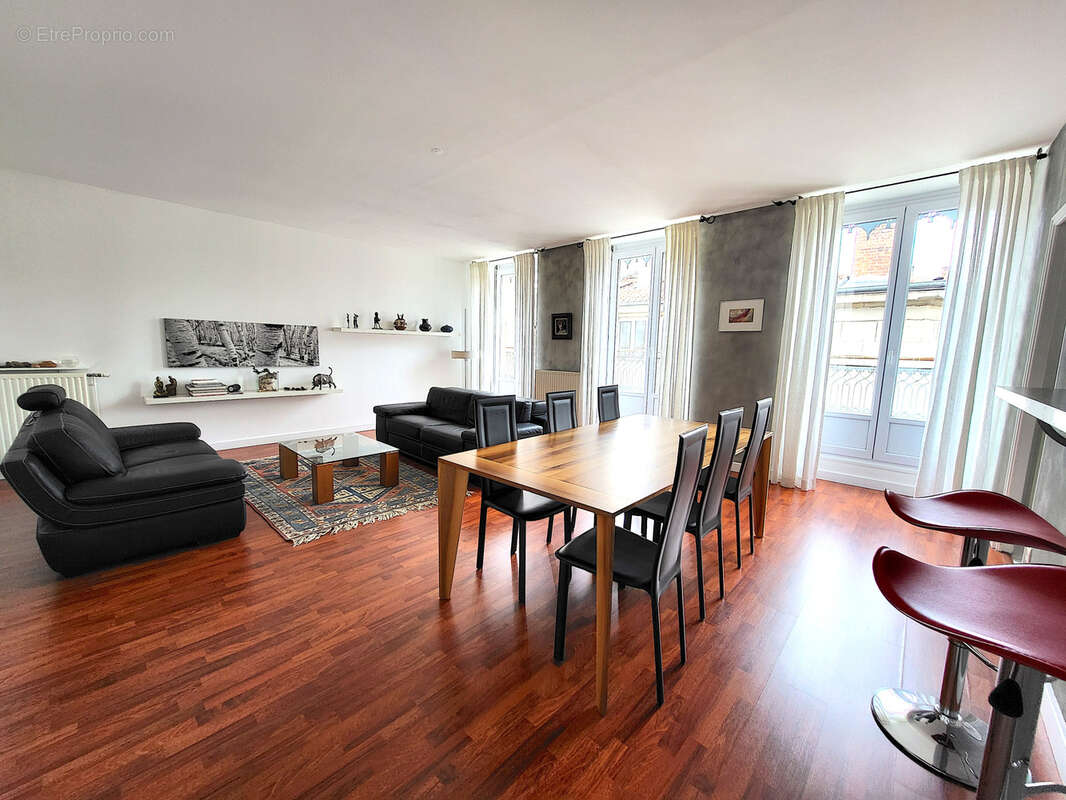 Appartement à SAINT-ETIENNE