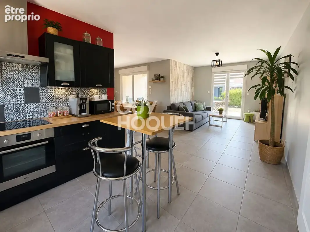 Maison de plain-pied - 81 m² - Terrain de 820 m² - Byans-sur-Doubs - photo 4