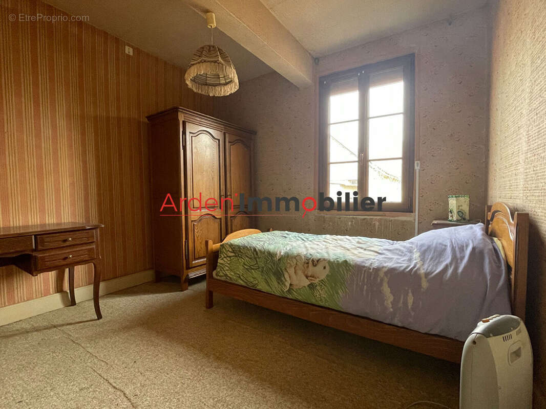 Maison à CHATEAU-PORCIEN