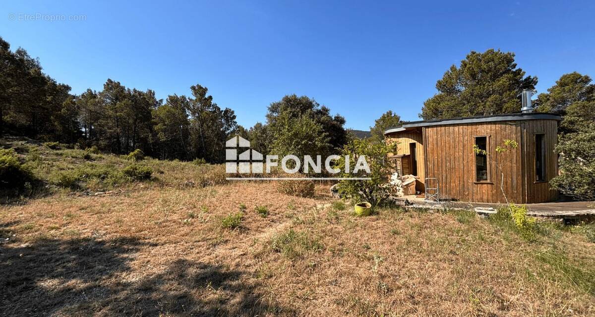 Maison à SAINT-PIERRE-DES-CHAMPS