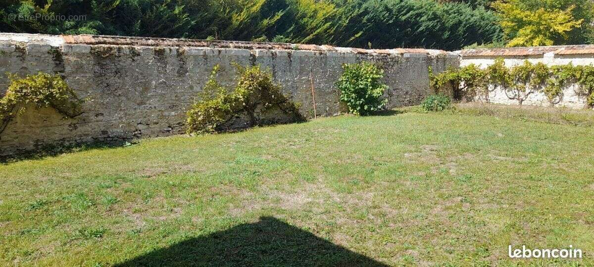 Terrain à RUBELLES