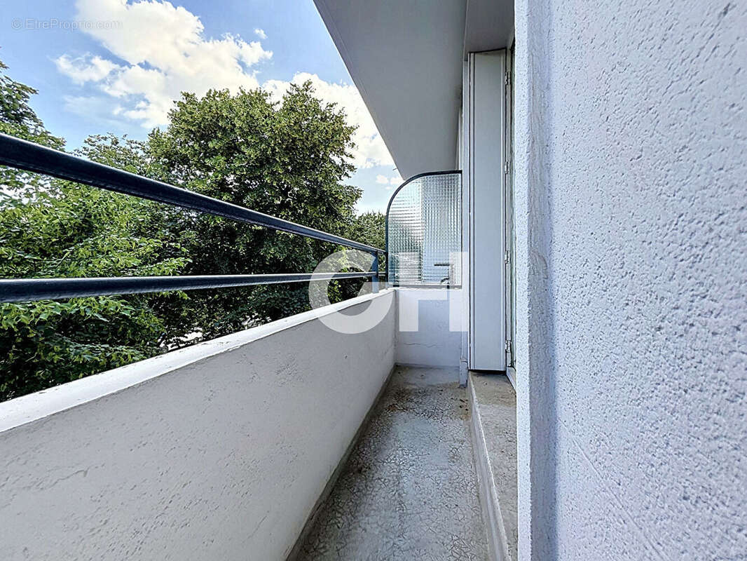 Proximité nation : 3 pièces traversant avec balcon et vue dégagée - photo 9