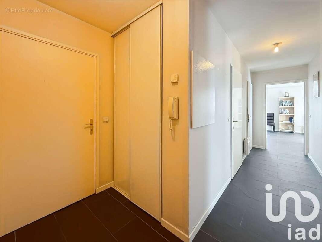 Photo 8 - Appartement à SAINTE-GENEVIEVE-DES-BOIS