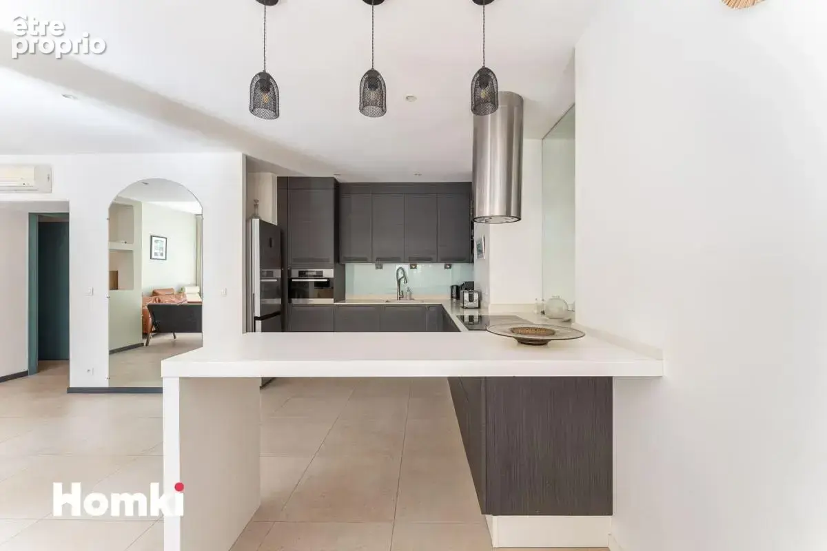 Appartement T4 de 107 m² à Marseille 13007, Rue des Flots Bleus - photo 6