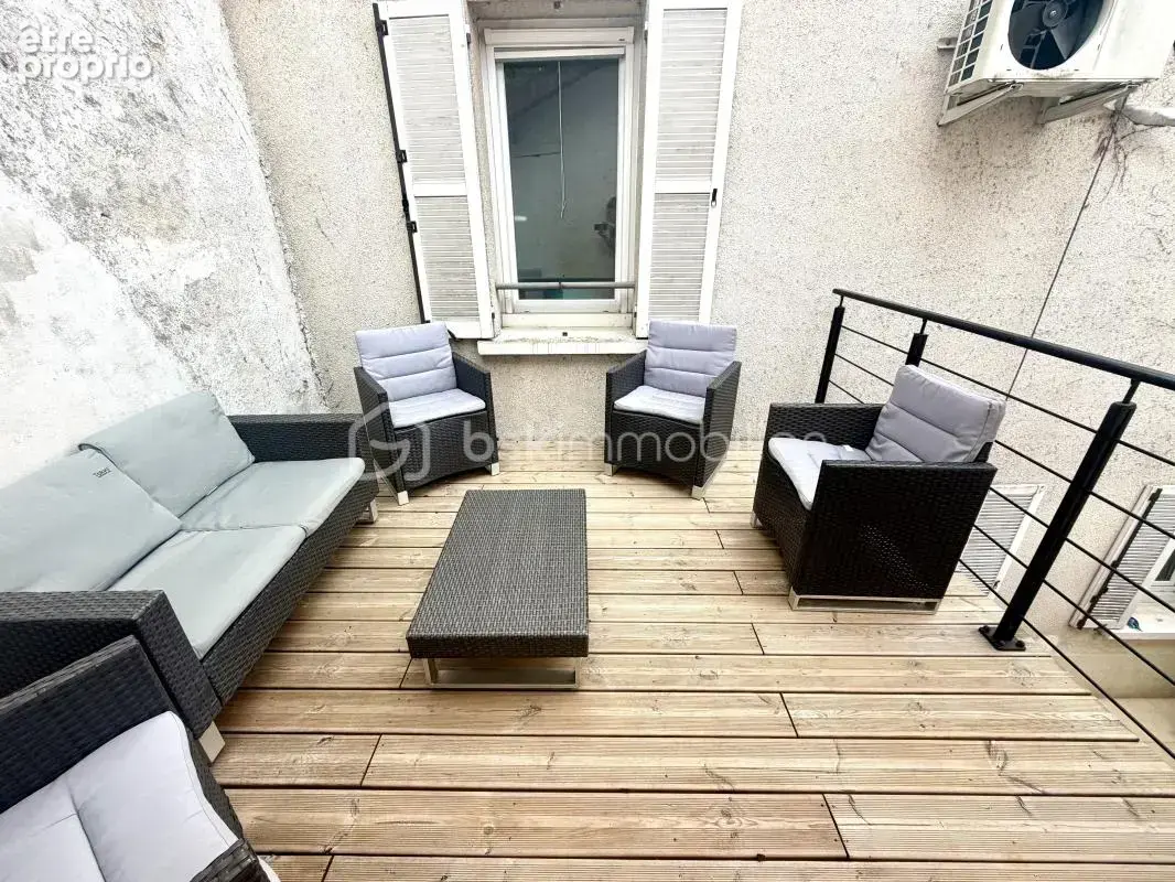 Maison de ville T6 135 m² – Cour privative 40 m² – Terrasse en mezzanine sans vis-à-vis - photo 11