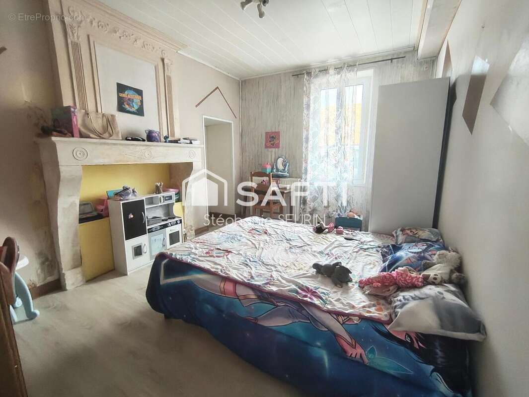 Maison 140 m² à Saint-Palais-De-Negrignac  - photo 7