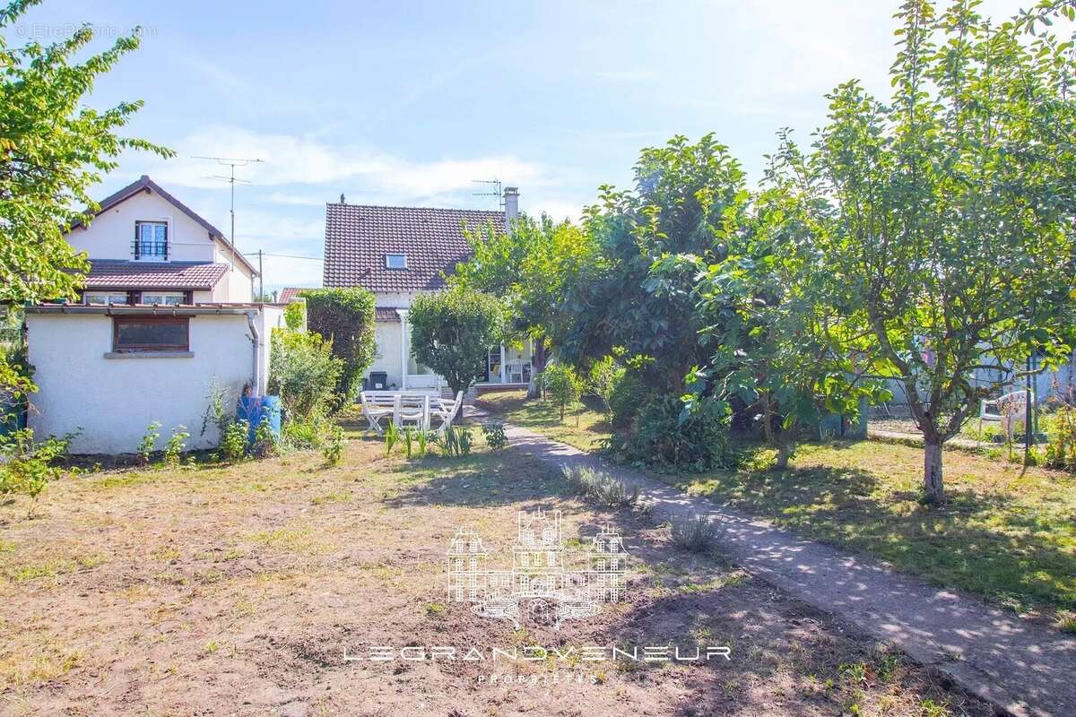 Maison à DAMMARIE-LES-LYS