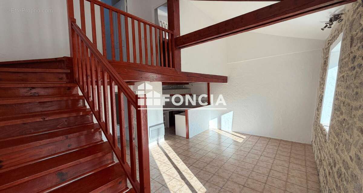 Hyeres centre-ville dernier etage - photo 3