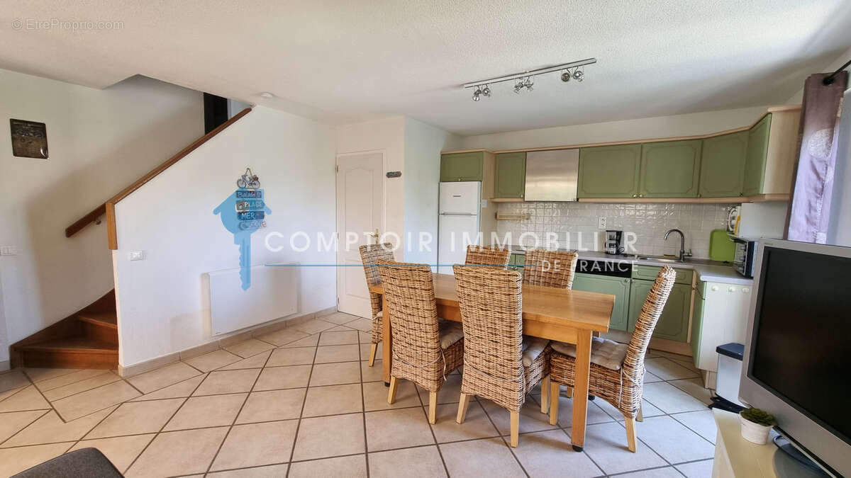 VAR (83) - À VENDRE - VIDAUBAN - Villa 3 chambres dans un domaine hôtelier sécurisé - photo 7