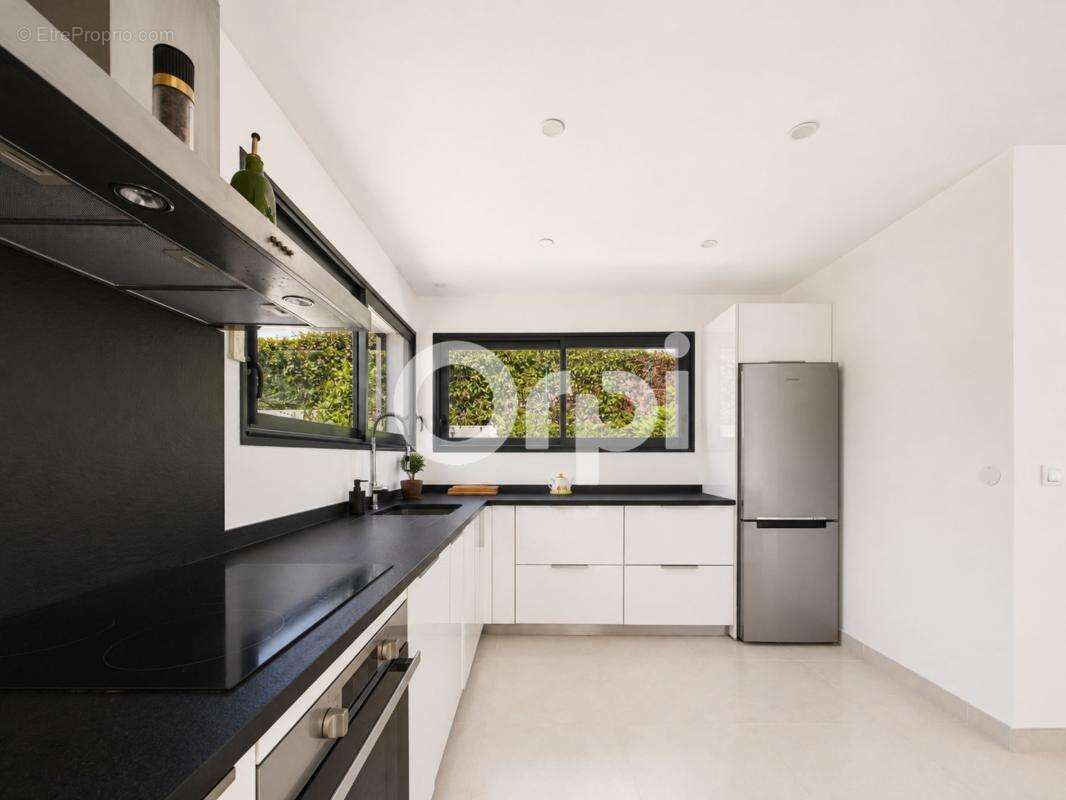 Maison individuelle - les adrets - vue mer - renovee - photo 6