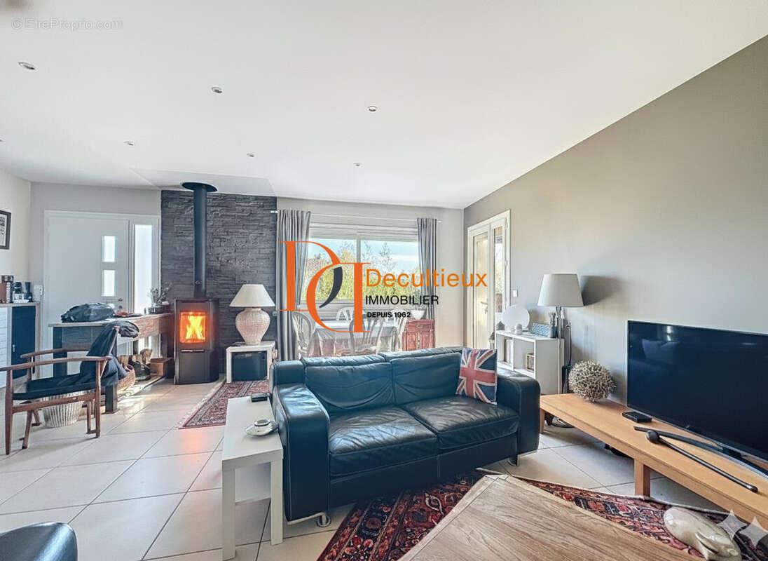 Maison à CHAZAY-D&#039;AZERGUES