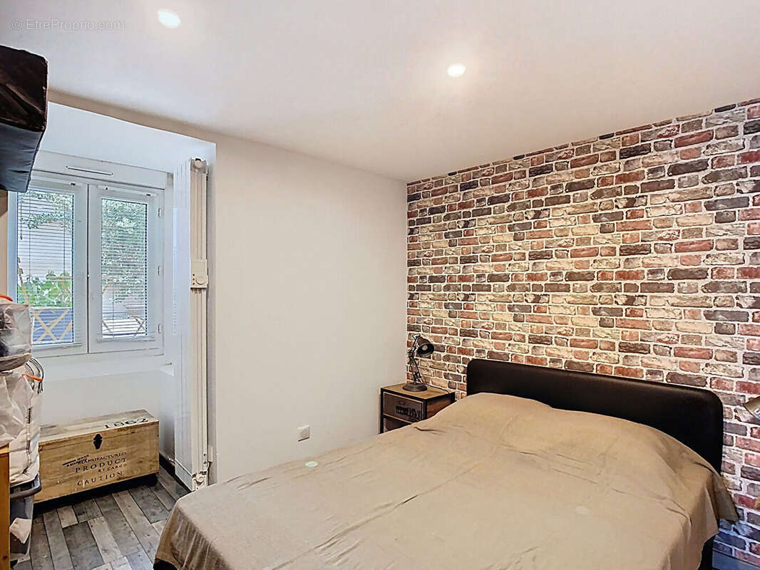 Tours Velpeau Appartement  T3 41.16 m2 rénové et meublé - photo 3
