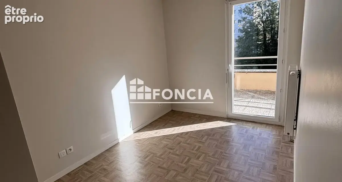    à vendre – bel appartement t3 avec terrasse, garage et stationnement extérieur dans une résidence récente - photo 5