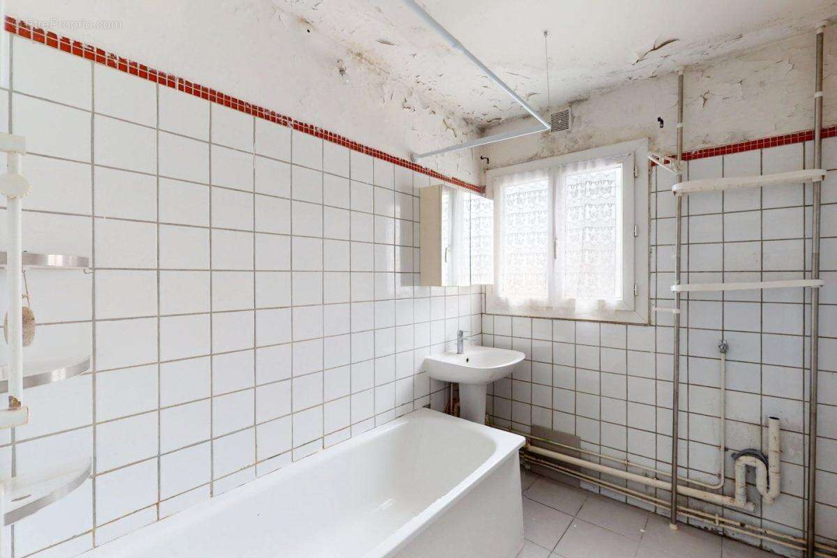 Appartement à CLICHY-SOUS-BOIS