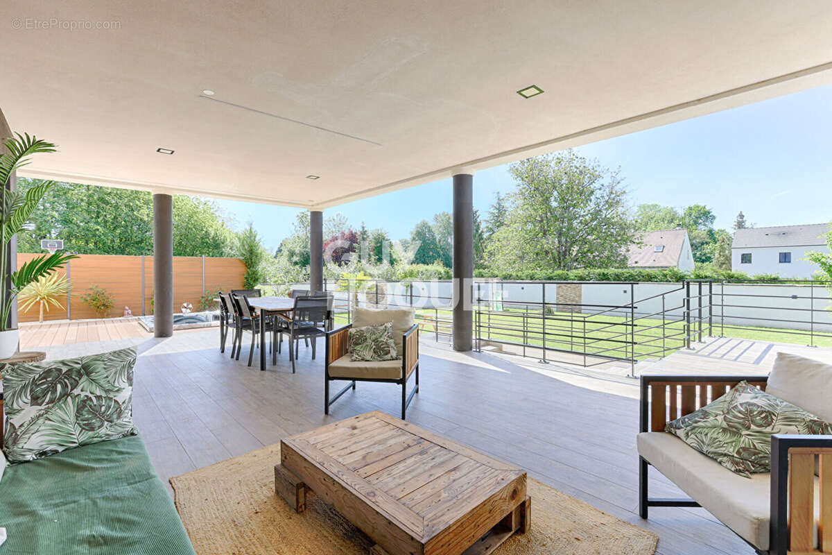 Maison à FONTENAY-TRESIGNY