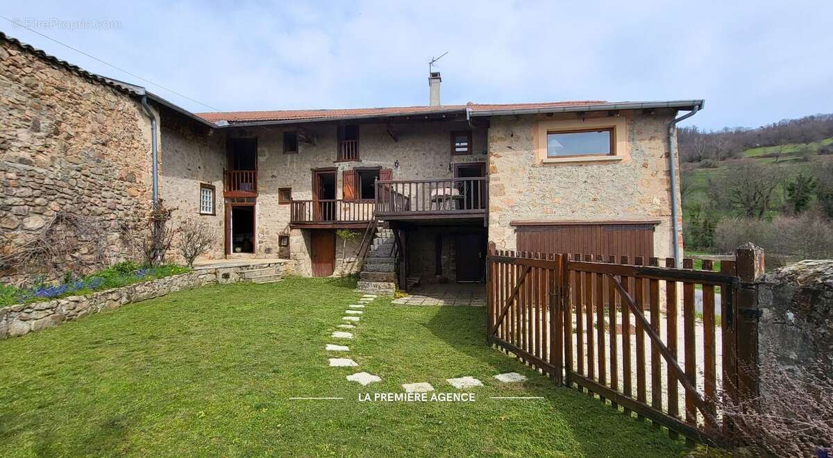 Maison à VILLECHENEVE