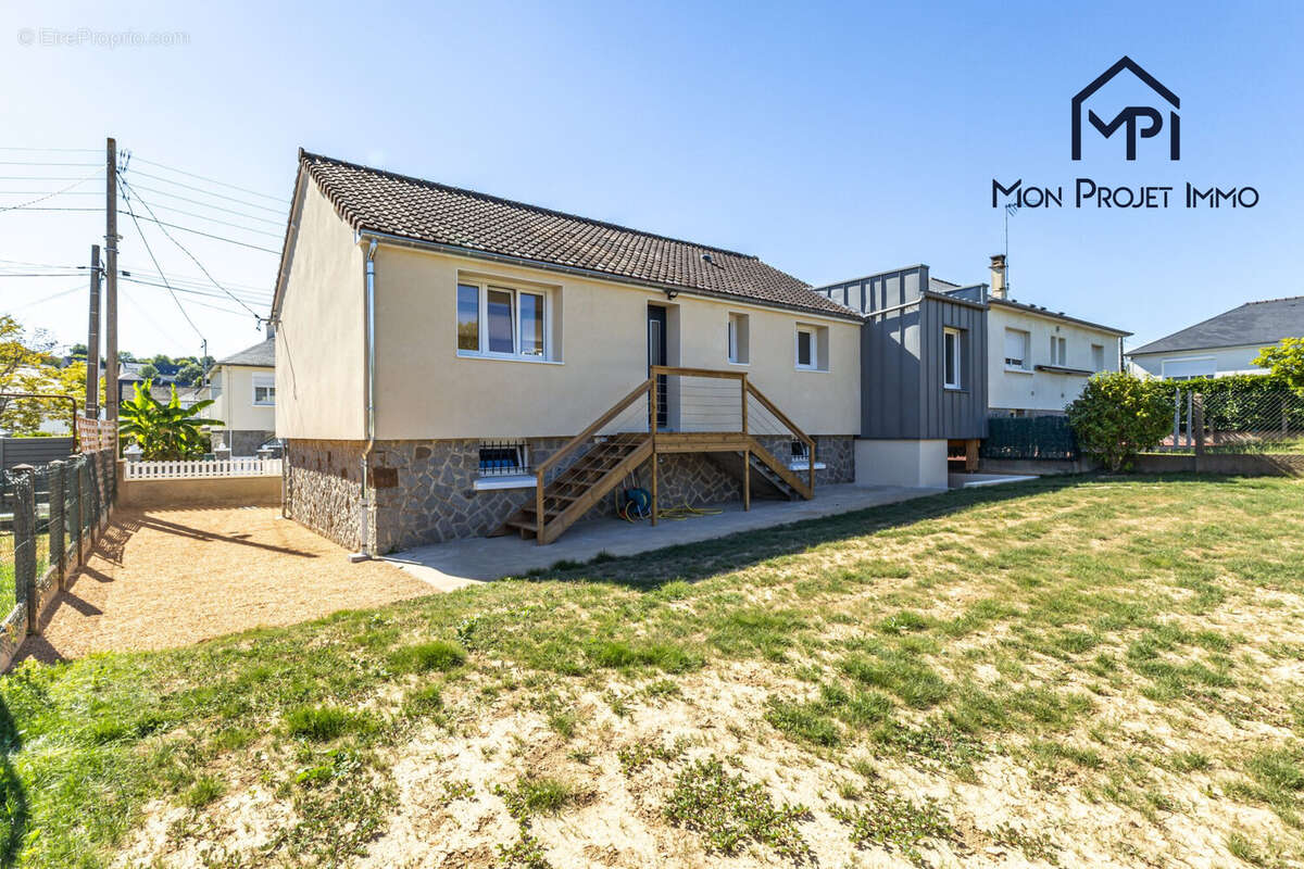 Maison 83 m² à Laval  - photo 2