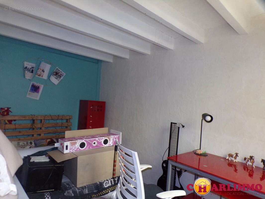 Maison 116 m² à Les Salles-Lavauguyon  - photo 5