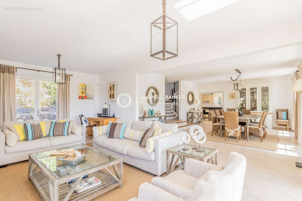 Maison 220 m² à Grimaud  - photo 6