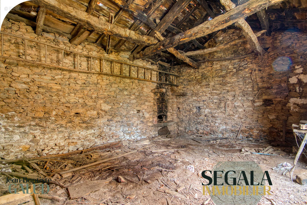MONTIRAT - Maison de village - photo 12