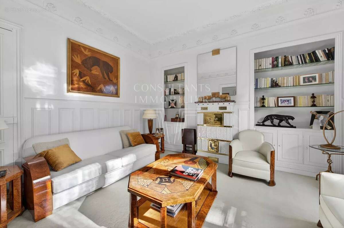 Appartement à PARIS-16E