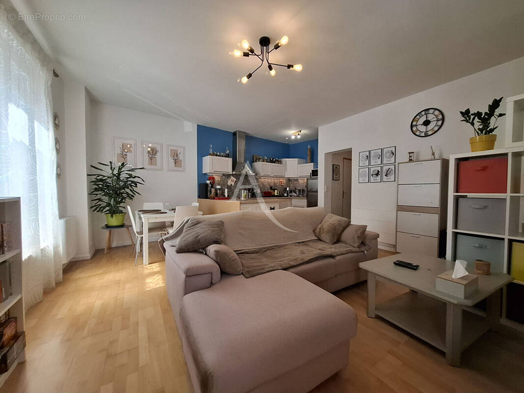 Appartement à CHARENTON-LE-PONT
