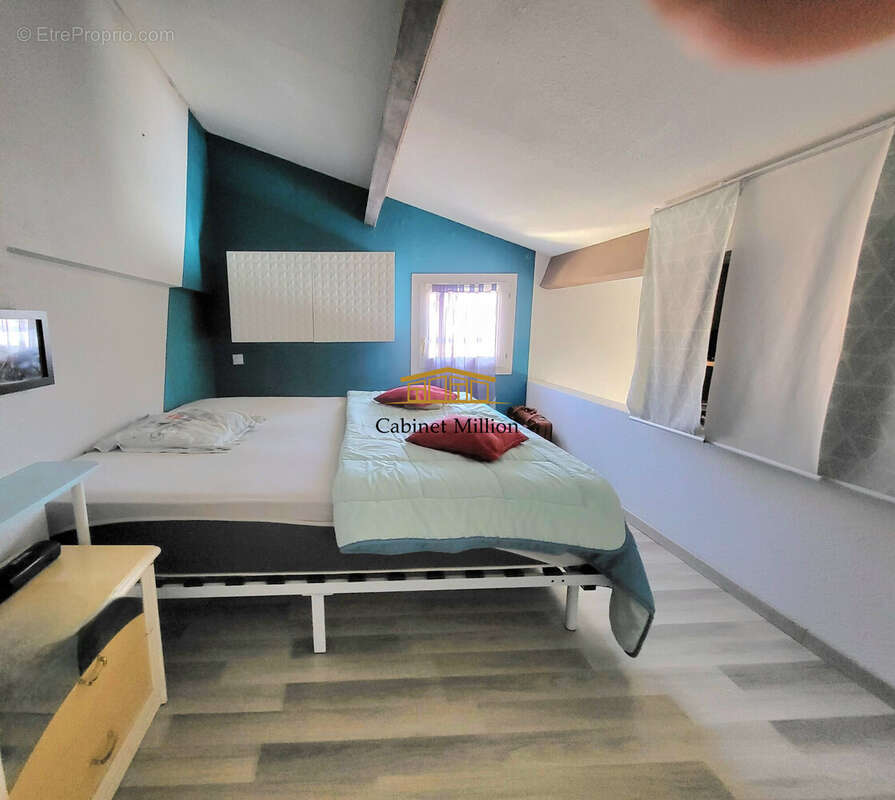 Maison à VIC-LA-GARDIOLE