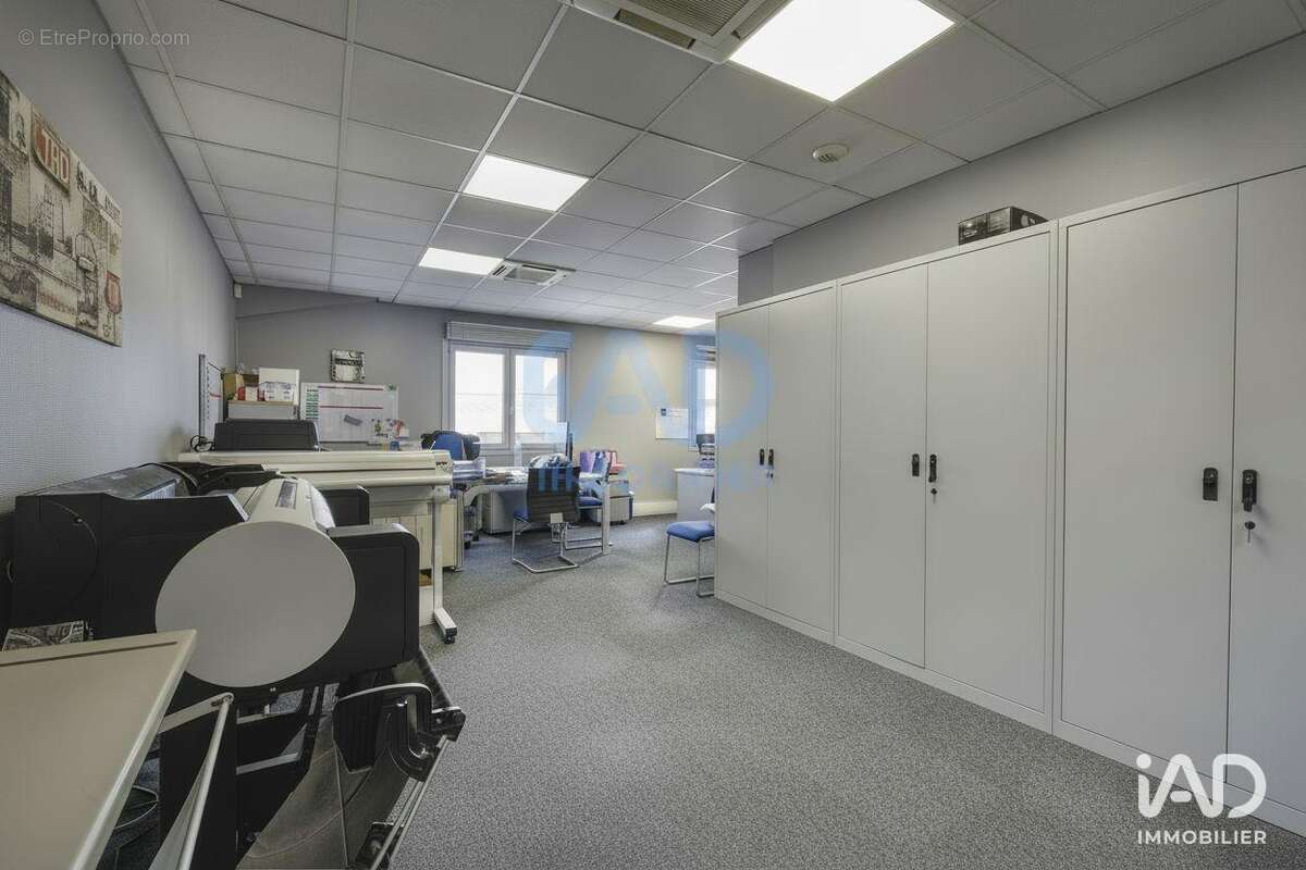 Commerce 570 m² à Draveil  - photo 7