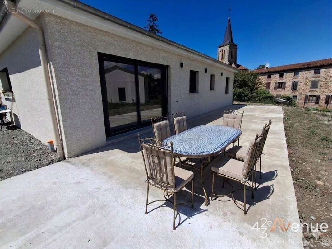 Maison à MIZERIEUX