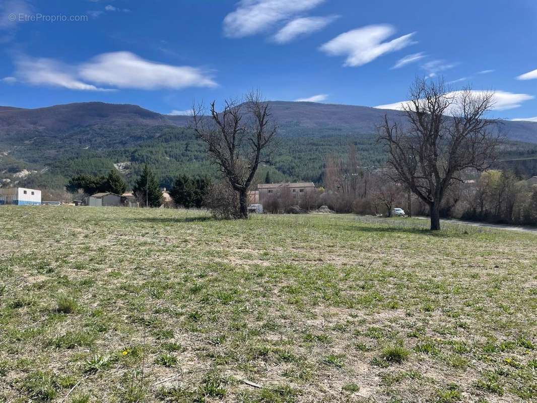 Terrain à BARRET-SUR-MEOUGE