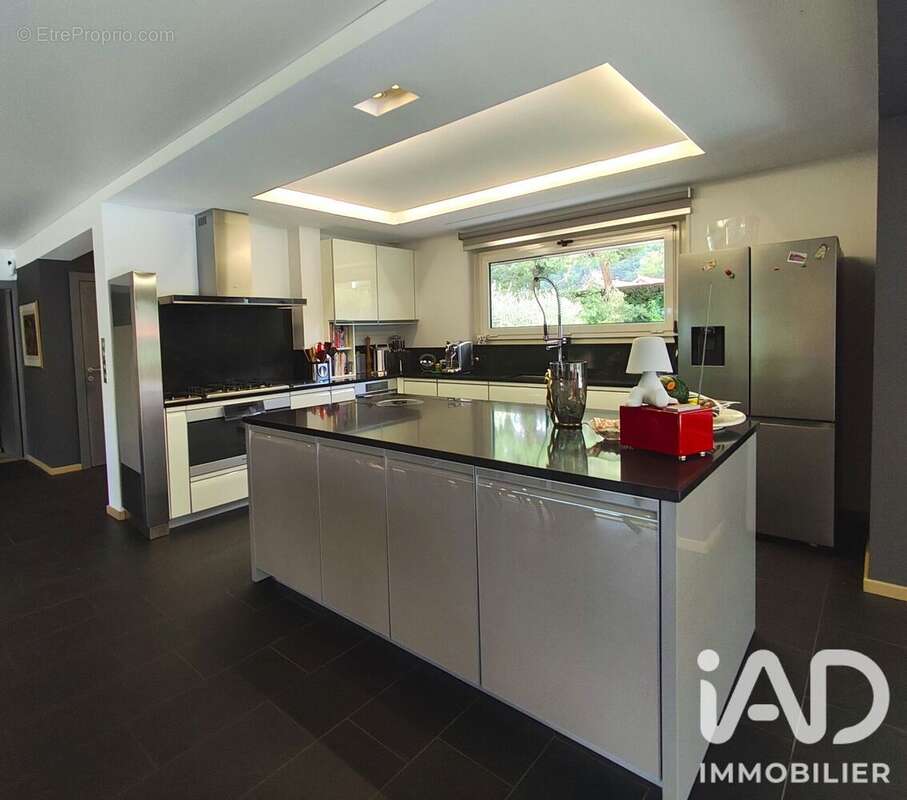 Maison 255 m² à Allinges  - photo 7