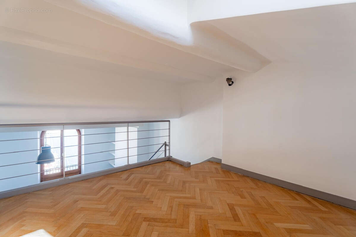 Appartement à MARSEILLE-7E