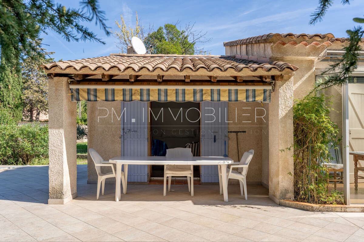 Maison à CADENET