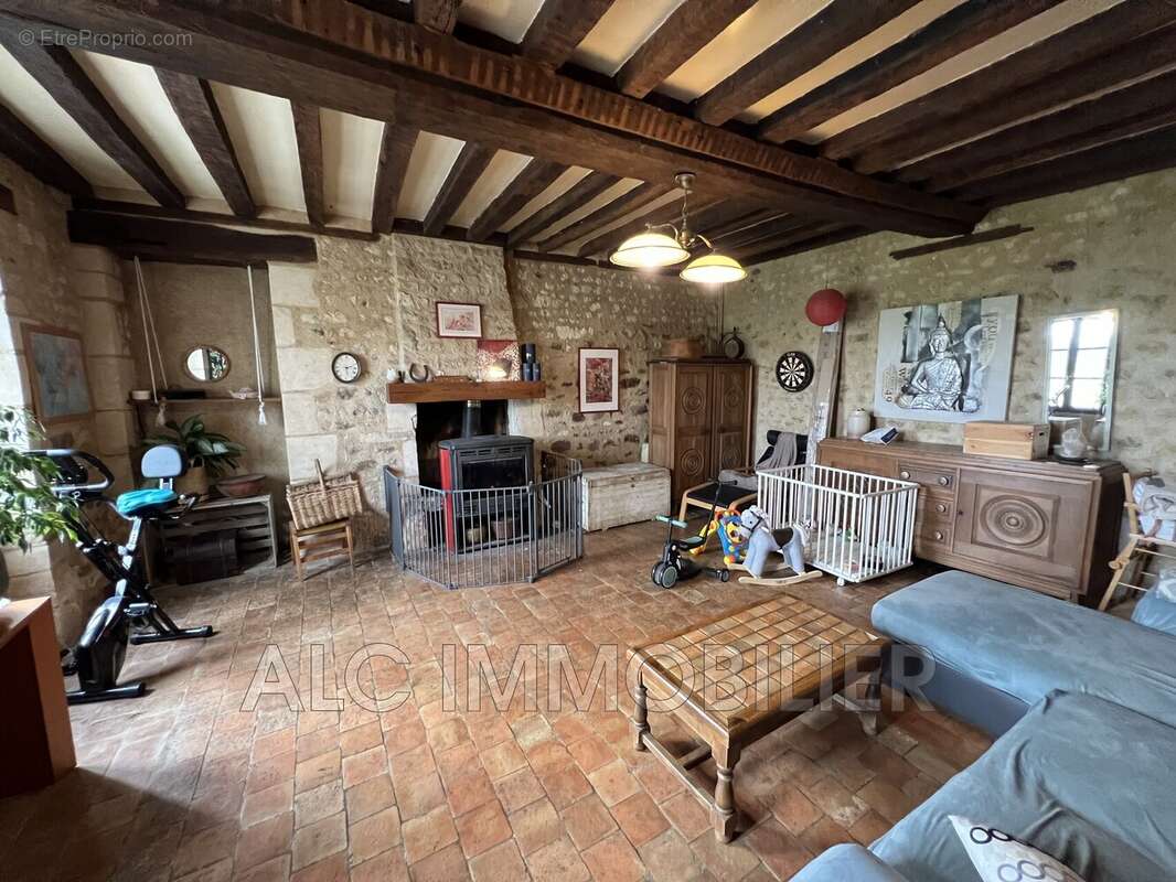 Maison à LE MELE-SUR-SARTHE