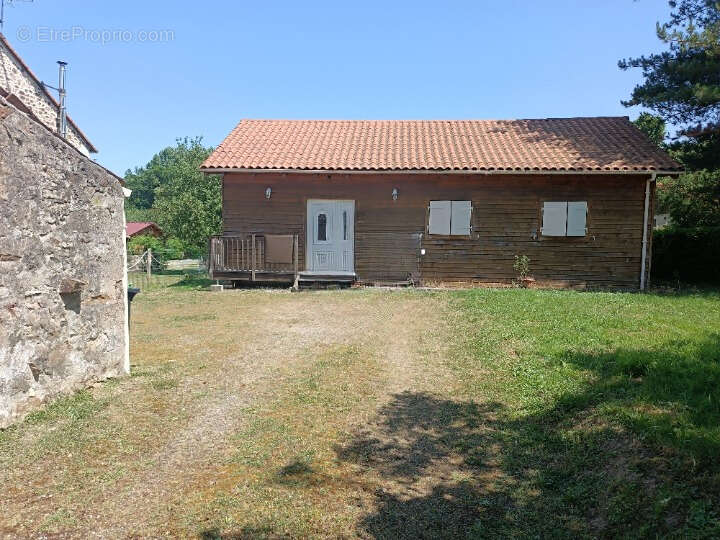 Maison à BLANZAC