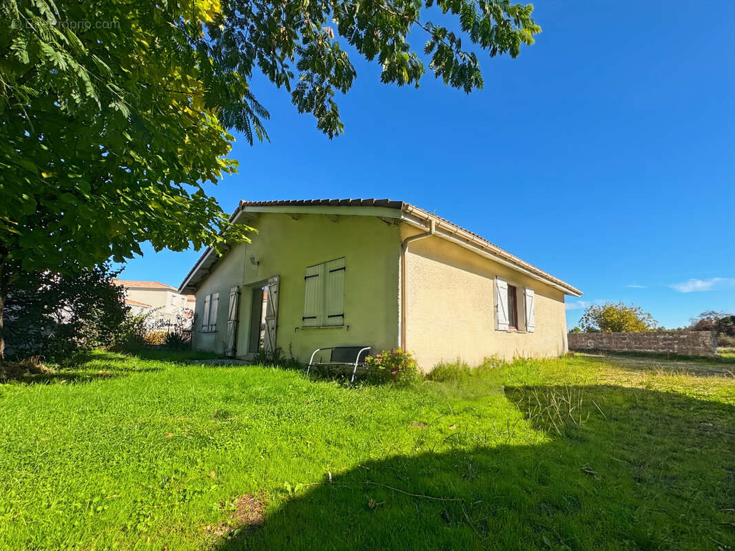 Maison à BLANQUEFORT