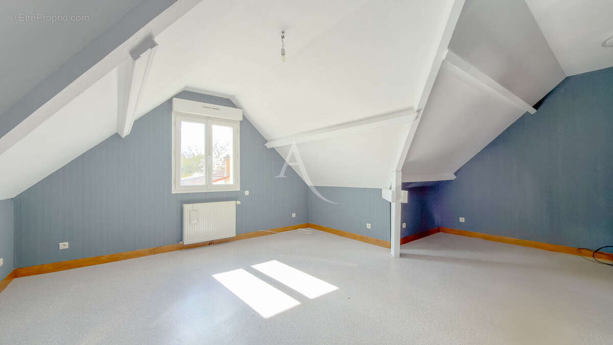 Maison à VIGNEUX-SUR-SEINE