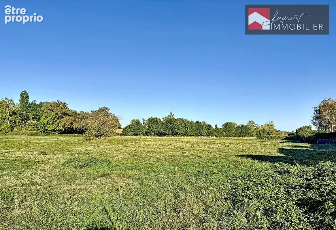 Opportunité Rare à Montbellet : Vaste terrain de grande superficie - photo 2