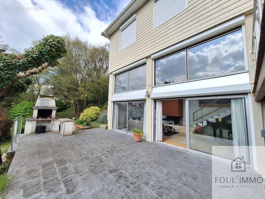 FOULAYRONNES Maison d'architecte quartier résidentiel avec 5 chambres, jardin et piscine - photo 18
