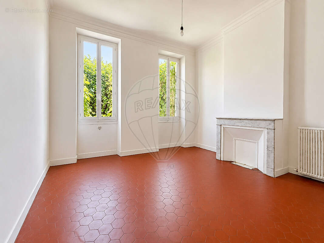 Appartement à MARSEILLE-4E