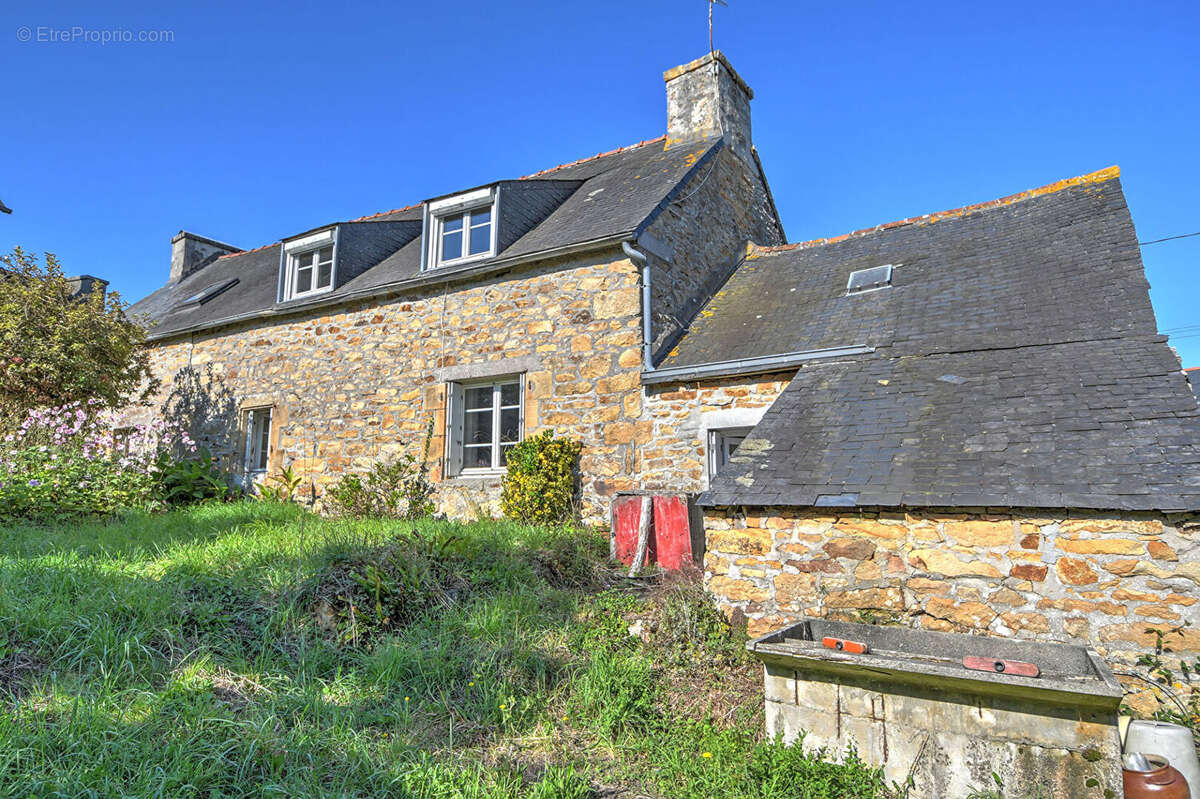Maison à LOGONNA-DAOULAS