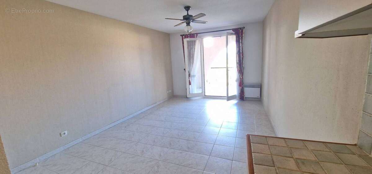 Appartement à ROQUEBRUNE-SUR-ARGENS