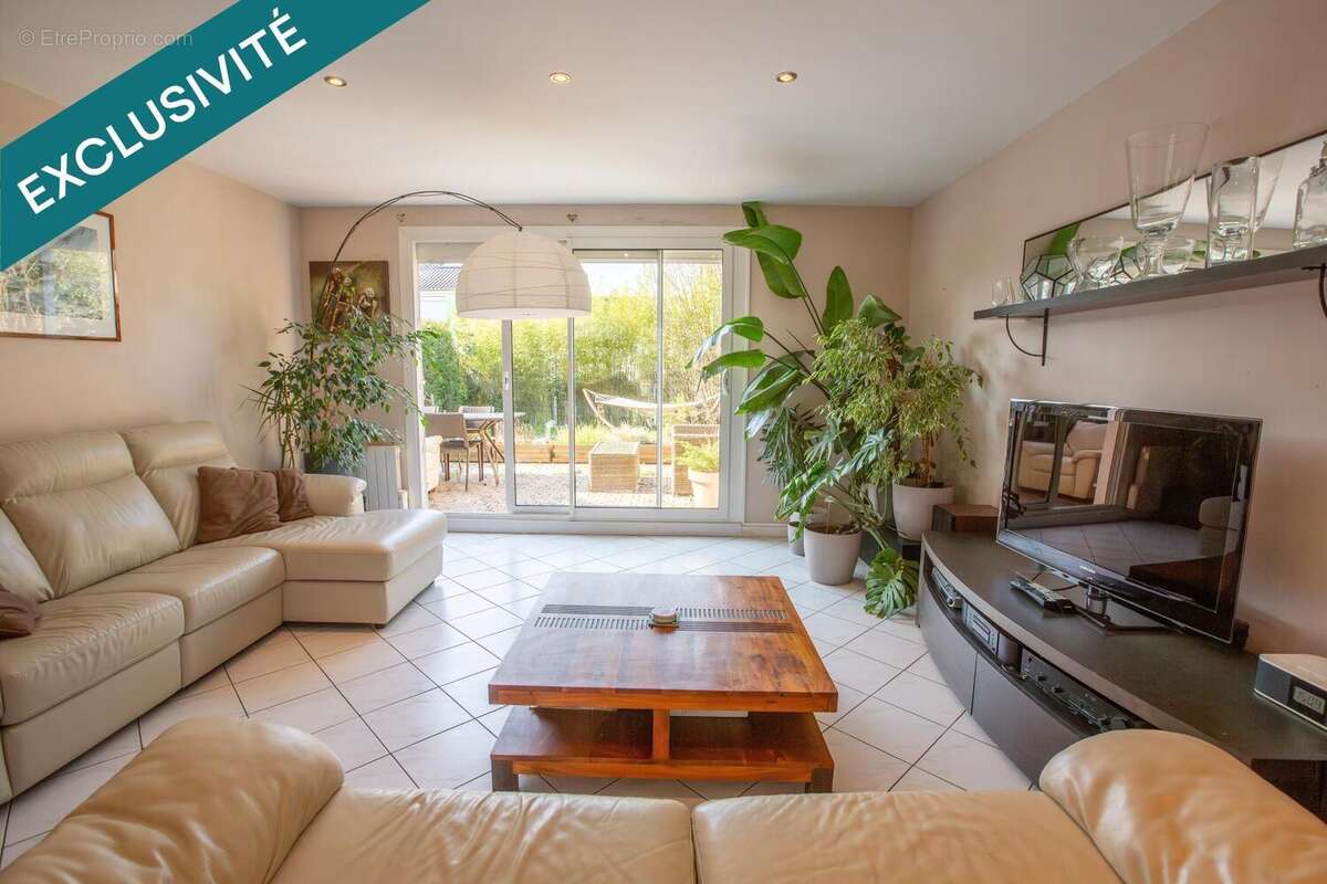 Photo 4 - Maison à LE MESNIL-SAINT-DENIS