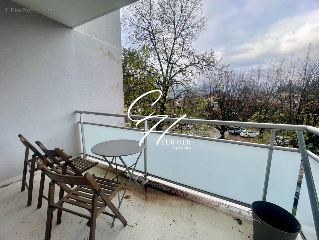 Appartement à SAINT-MARTIN-D'HERES