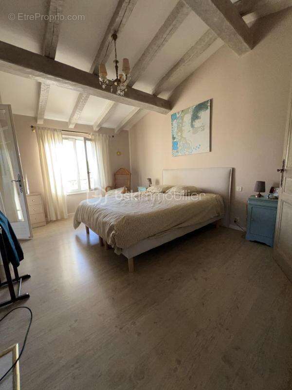 Maison à ROQUEBRUNE-SUR-ARGENS