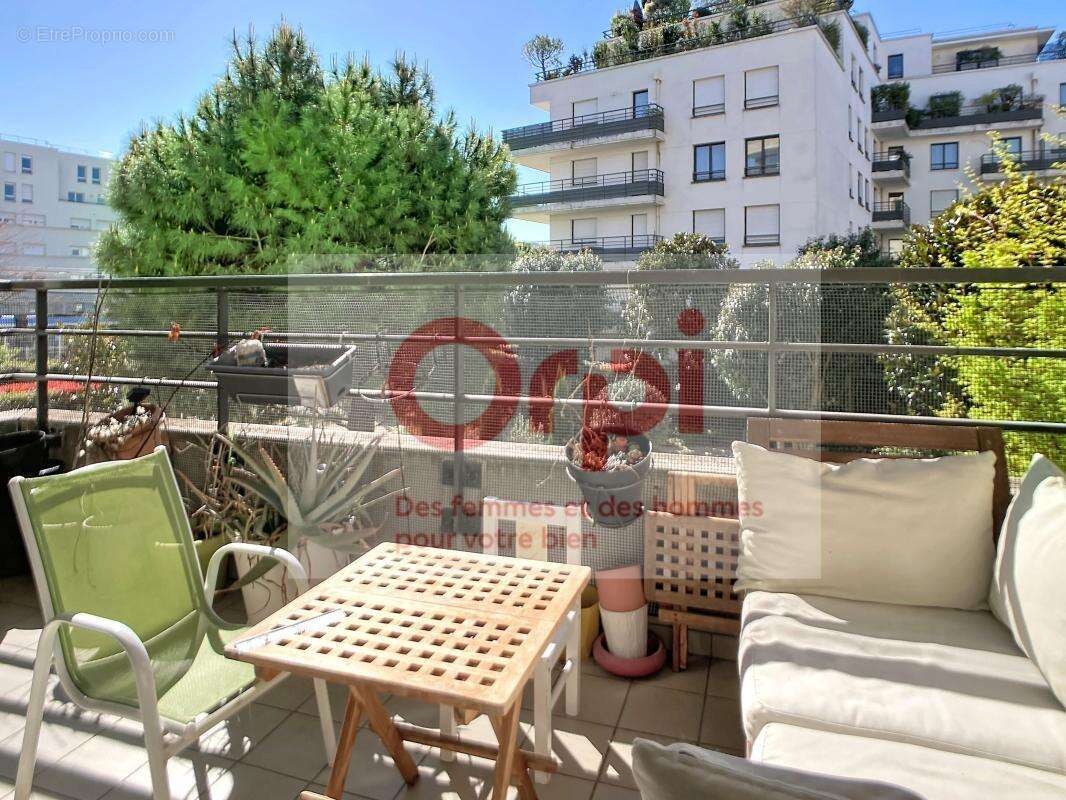 Appartement à ISSY-LES-MOULINEAUX