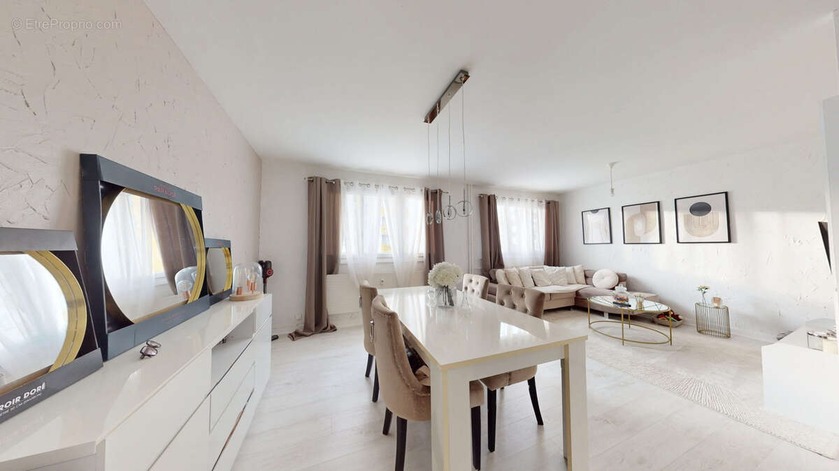 Appartement à SAINT-ETIENNE