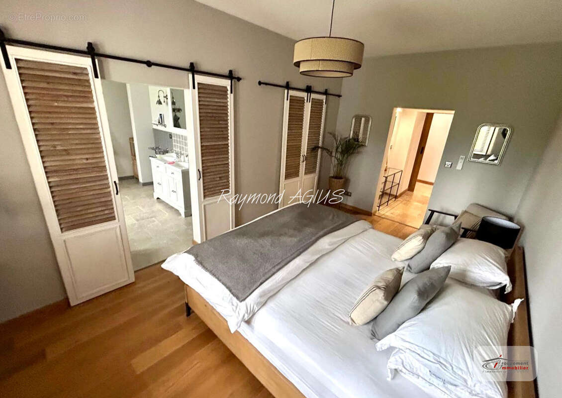 Maison à SAINT-EMILION