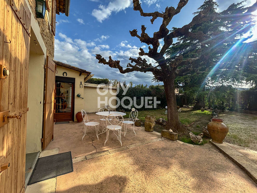 Maison à ROBION